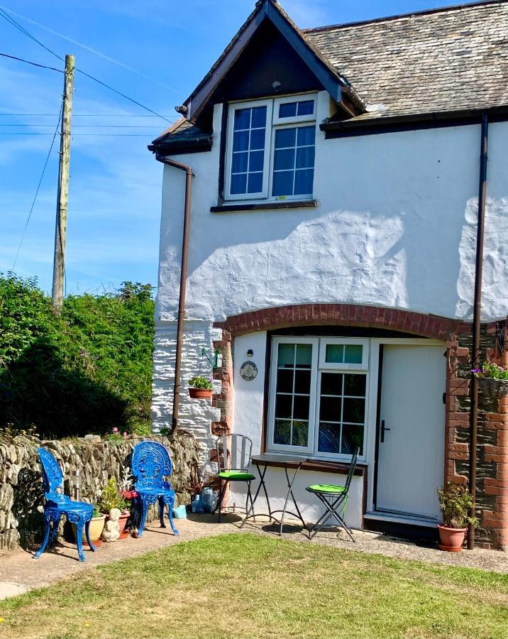 Honeysuckle Cottage อิลฟราคูมบ์ ภายนอก รูปภาพ